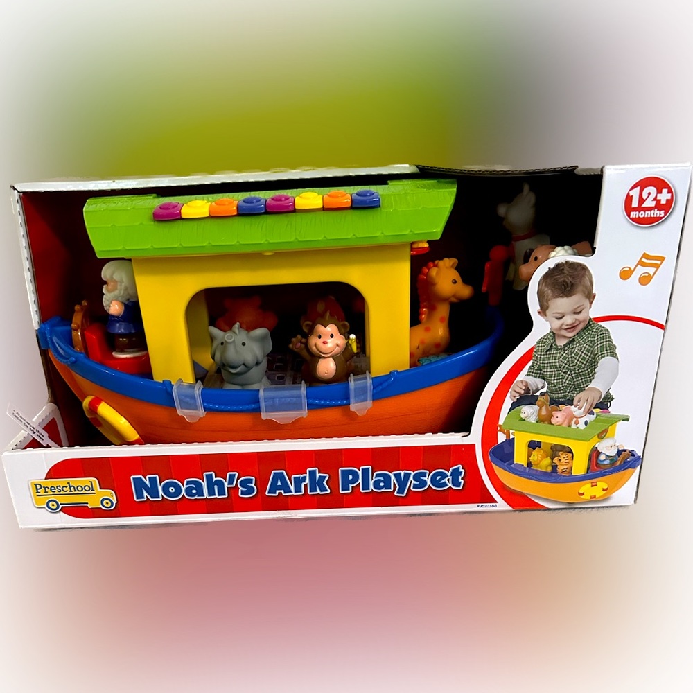 NWT Preschool Noah’s Ark Playset—Small World Toys 10 Removable Figures Music